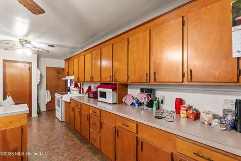 Kitchen - 294 Saint Peter St, State Line, MS 39362 photo 1 of 4