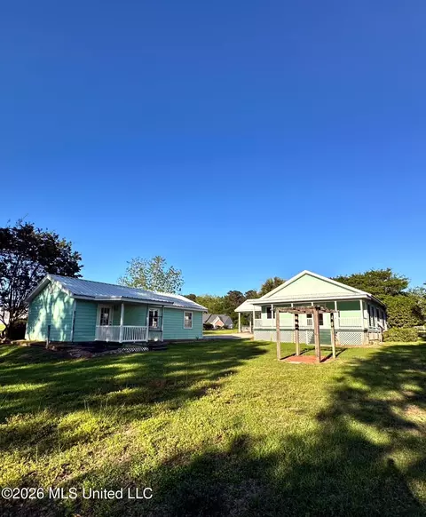 7 Cottage Ln, Carriere, MS 39426