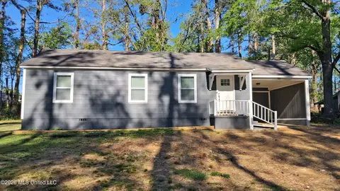 411 Willa St, Batesville, MS 38606