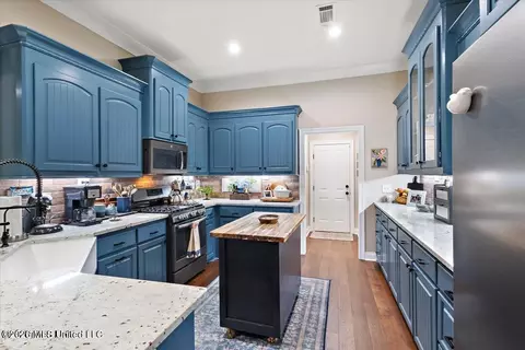 Kitchen - 902 Timberton Dr, Pearl, MS 39208 photo 3 of 3