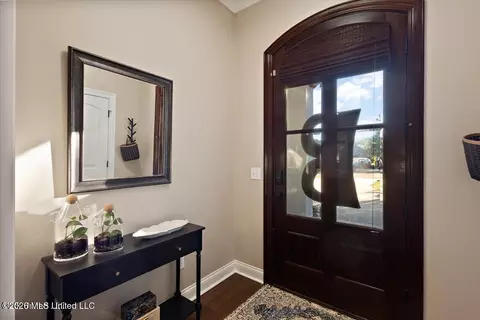 Entry Way - 902 Timberton Dr, Pearl, MS 39208 photo 2 of 4