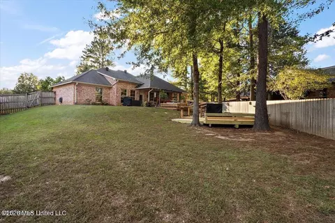 Exterior - 902 Timberton Dr, Pearl, MS 39208 photo 6 of 8