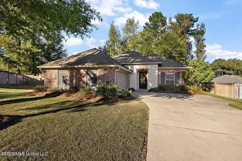 902 Timberton Dr, Pearl, MS 39208