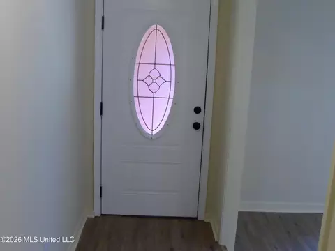 Entry Way - 4649 Old Lake Rd, Jackson, MS 39212 photo 1 of 2