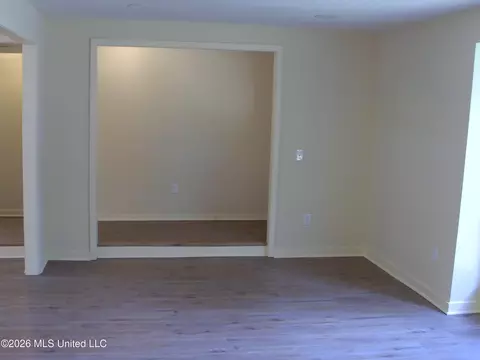 Living - 4649 Old Lake Rd, Jackson, MS 39212 photo 3 of 3