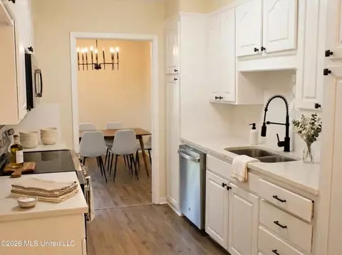 Kitchen - 4649 Old Lake Rd, Jackson, MS 39212 photo 1 of 2