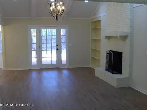 Living - 4649 Old Lake Rd, Jackson, MS 39212 photo 2 of 3