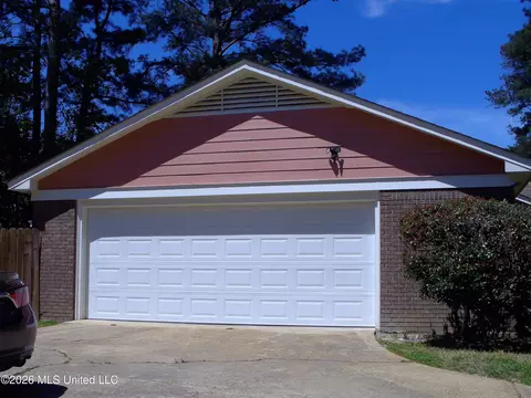 Exterior - 4649 Old Lake Rd, Jackson, MS 39212 photo 3 of 4