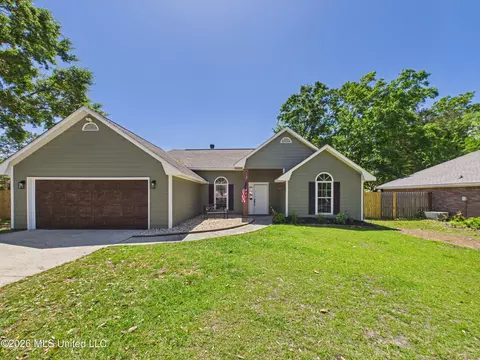 7001 Red Bud Ln, Ocean Springs, MS 39564