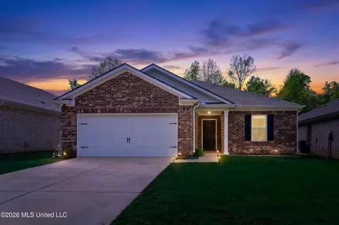 14 Lee Creek Rd, Byhalia, MS 38611