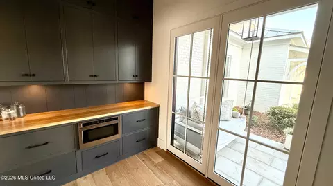 Kitchen - 117 N Natchez Dr, Madison, MS 39110 photo 4 of 4