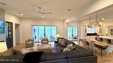 Living - 117 N Natchez Dr, Madison, MS 39110 photo 1 of 3