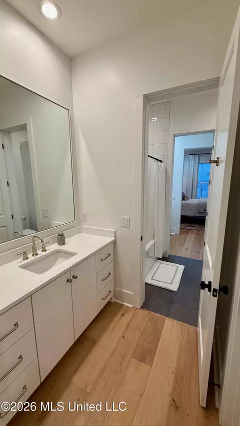 Bath - 117 N Natchez Dr, Madison, MS 39110 photo 6 of 7