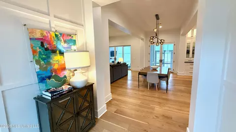 Entry Way - 117 N Natchez Dr, Madison, MS 39110 photo 2 of 8