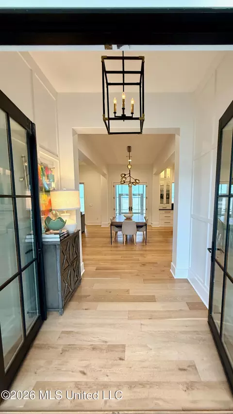Entry Way - 117 N Natchez Dr, Madison, MS 39110 photo 1 of 8