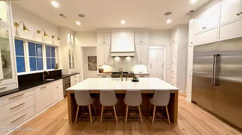 Kitchen - 117 N Natchez Dr, Madison, MS 39110 photo 3 of 4