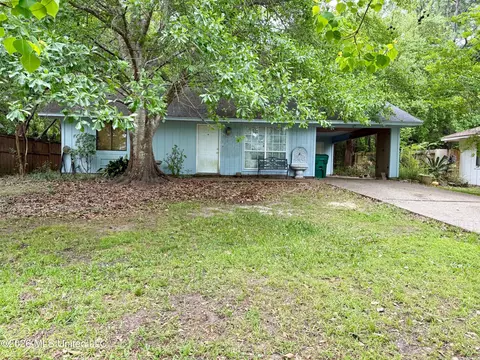 4 Woodcock Cir, Diamondhead, MS 39525