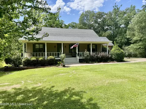 Exterior - 215 Trace Cir, Raymond, MS 39154 photo 2 of 16