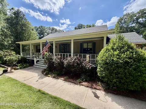 215 Trace Cir, Raymond, MS 39154