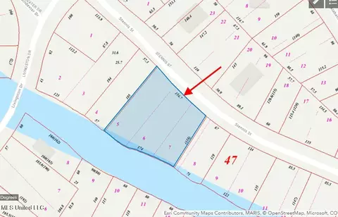 106 Stennis St, Pass Christian, MS 39571