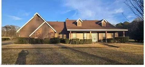 Exterior - 182 Parks Rd, Jackson, MS 39212 photo 1 of 3