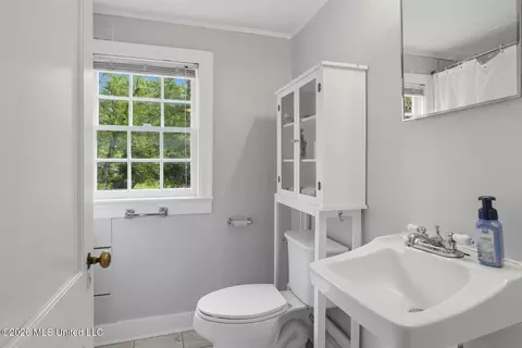 Bath - 836 Brookwood Rd, Jackson, MS 39206 photo 2 of 2