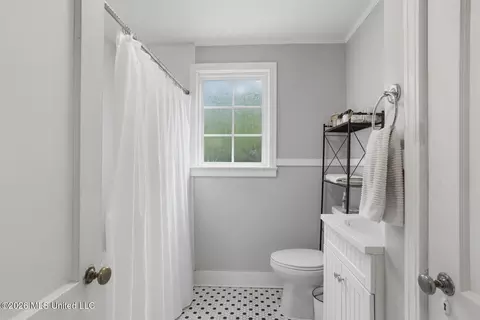 Bath - 836 Brookwood Rd, Jackson, MS 39206 photo 1 of 2
