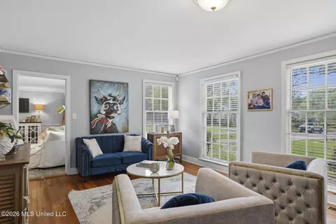 Living - 836 Brookwood Rd, Jackson, MS 39206 photo 1 of 2