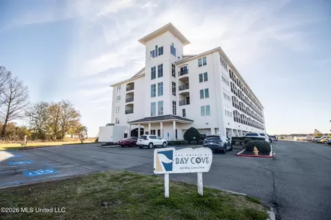 630 Bay Cove Dr #212, Biloxi, MS 39532