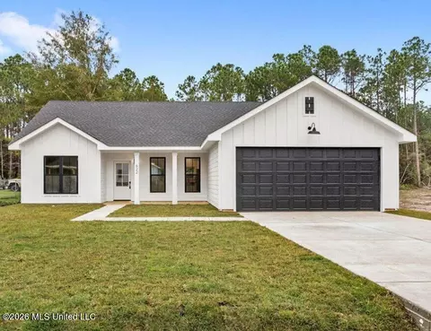 201 Tarpon St #201, Waveland, MS 39576