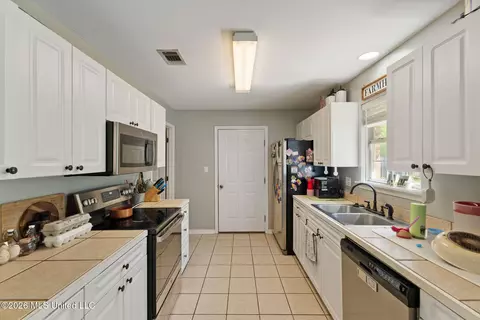 22 Southdown Rd, Sumrall, MS 39482 photo 6