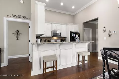 Kitchen - 301 Ridge Pointe Dr, Brandon, MS 39042 photo 1 of 2