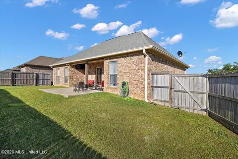 Exterior - 301 Ridge Pointe Dr, Brandon, MS 39042 photo 4 of 4
