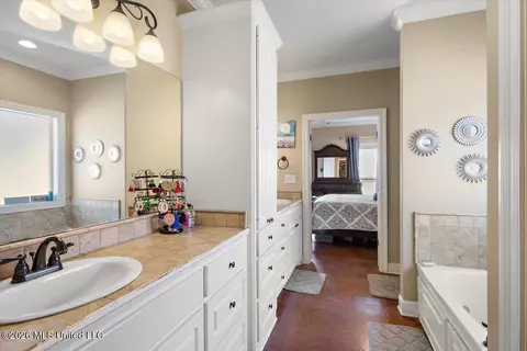 Entry Way - 301 Ridge Pointe Dr, Brandon, MS 39042 photo 4 of 5