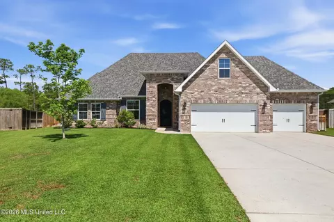 2938 Juliette Dr, Ocean Springs, MS 39564