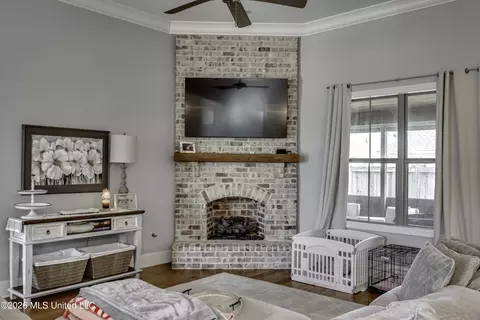 Living - 1006 Kensington Dr, Flowood, MS 39232 photo 2 of 2
