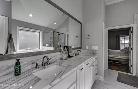 Bath - 1006 Kensington Dr, Flowood, MS 39232 photo 7 of 8