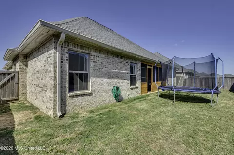 Exterior - 1006 Kensington Dr, Flowood, MS 39232 photo 10 of 12