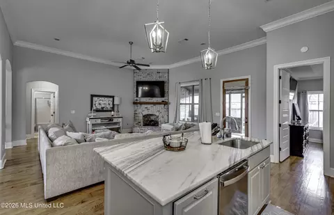 Kitchen - 1006 Kensington Dr, Flowood, MS 39232 photo 2 of 5