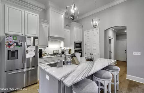 Kitchen - 1006 Kensington Dr, Flowood, MS 39232 photo 5 of 5