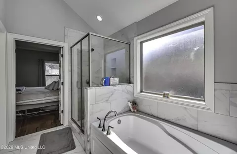 Bath - 1006 Kensington Dr, Flowood, MS 39232 photo 4 of 8