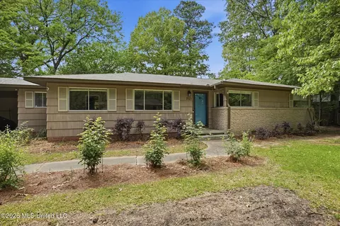 5523 Wayneland Dr, Jackson, MS 39211