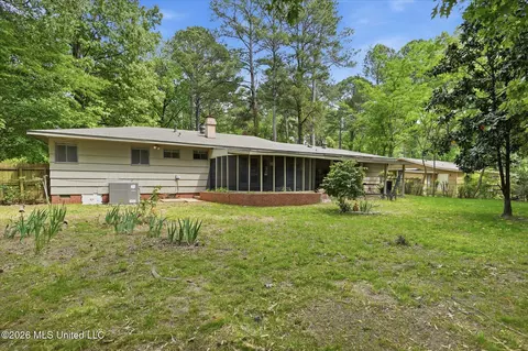 Exterior - 5523 Wayneland Dr, Jackson, MS 39211 photo 5 of 7