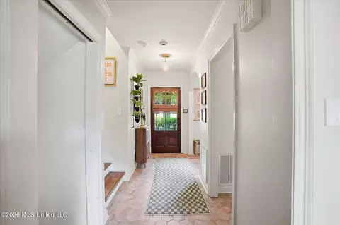 Entry Way - 2115 Meadowbrook Rd, Jackson, MS 39211 photo 1 of 2