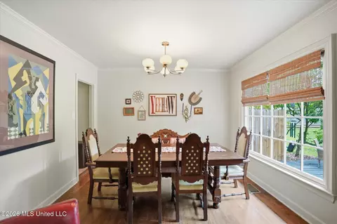 Dining - 2115 Meadowbrook Rd, Jackson, MS 39211 photo 4 of 6