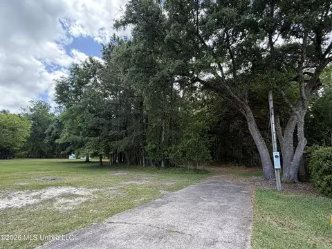 572 Haina St, Diamondhead, MS 39525