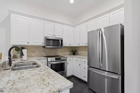 Kitchen - 4210 Ridgewood Rd, Jackson, MS 39211 photo 2 of 2