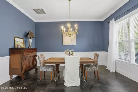 Dining - 4210 Ridgewood Rd, Jackson, MS 39211 photo 1 of 6