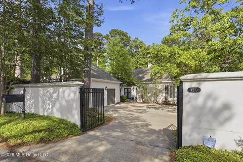 4210 Ridgewood Rd, Jackson, MS 39211