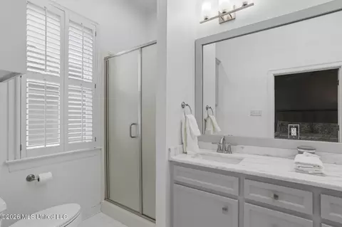 Bath - 4210 Ridgewood Rd, Jackson, MS 39211 photo 3 of 4
